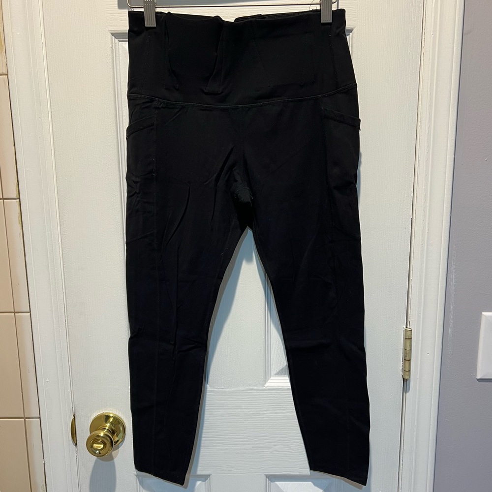 Alexo Athletica - Women’s concealed carry leggings - 3/4
